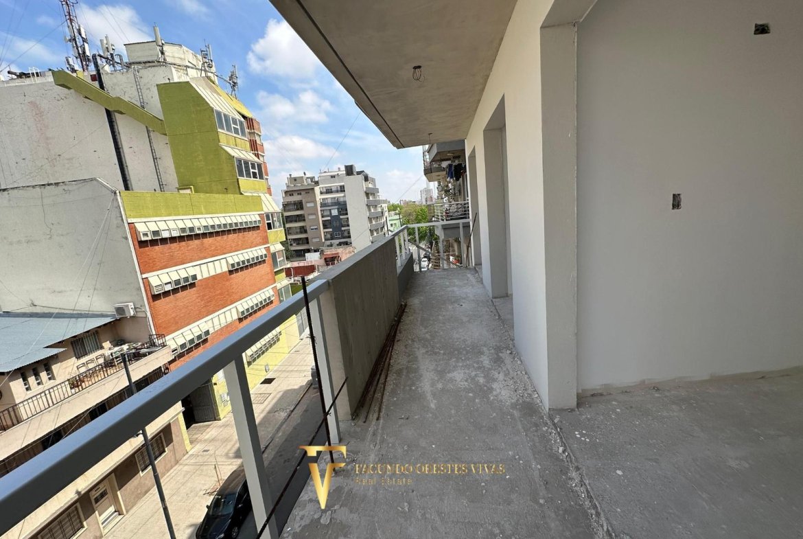 VENTA – DEPARTAMENTO – TRES AMBIENTES – BALCÓN – A ESTRENAR – LINIERS