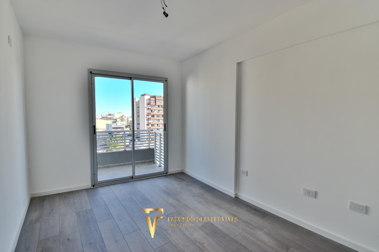 VENTA – DEPARTAMENTO – TRES AMBIENTES – BALCÓN – A ESTRENAR – LINIERS