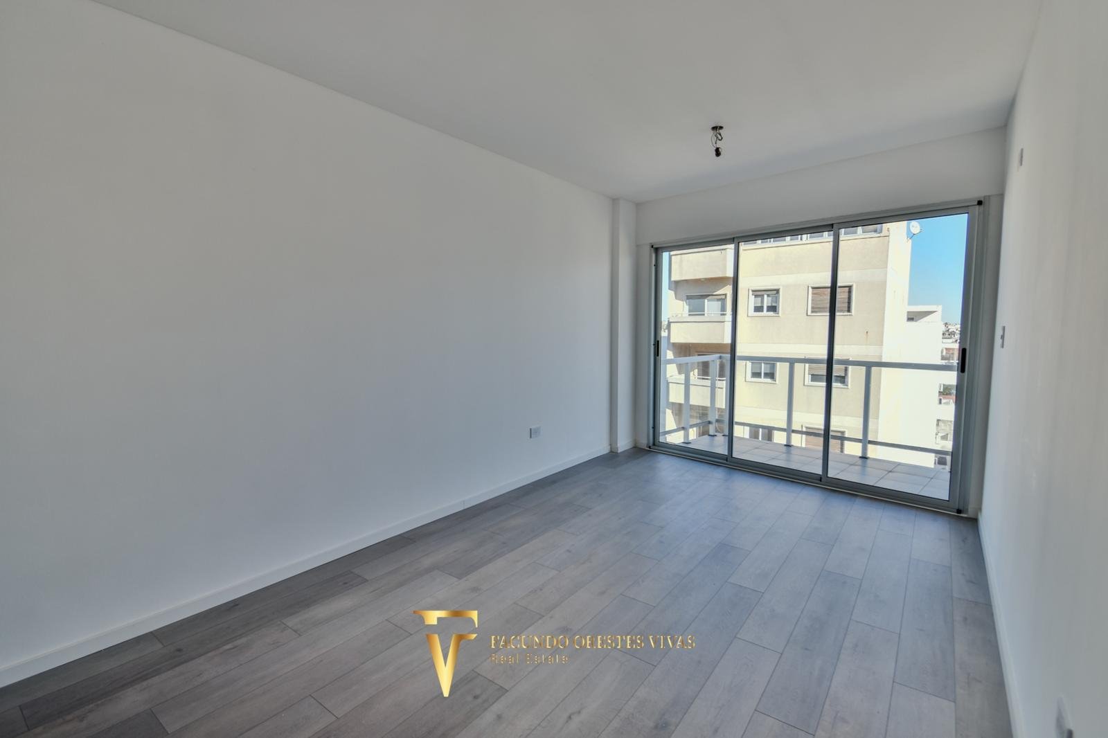 VENTA – DEPARTAMENTO – TRES AMBIENTES – BALCÓN – A ESTRENAR – LINIERS