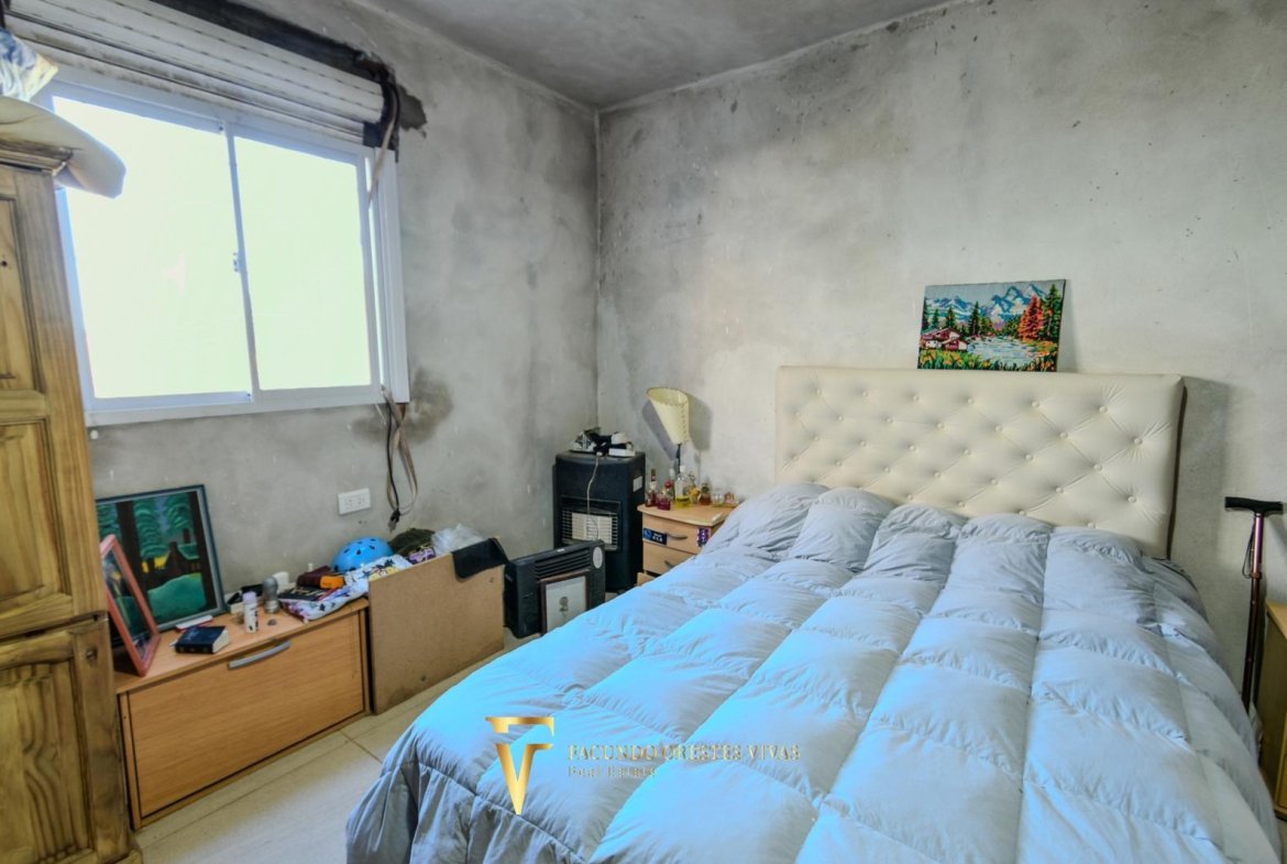 VENTA – CASA – TRES AMBIENTES – COCHERA – AMPLIO TERRENO – SALIDA A DOLORES – MAR DE AJÓ