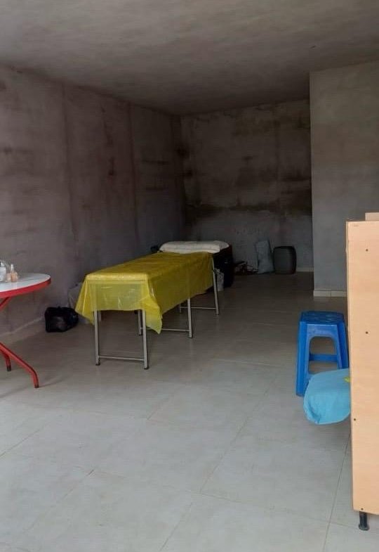 CASA TRES AMBIENTES – MAR DE AJÓ – COCHERA – AMPLIO TERRENO – SALIDA A DOLORES