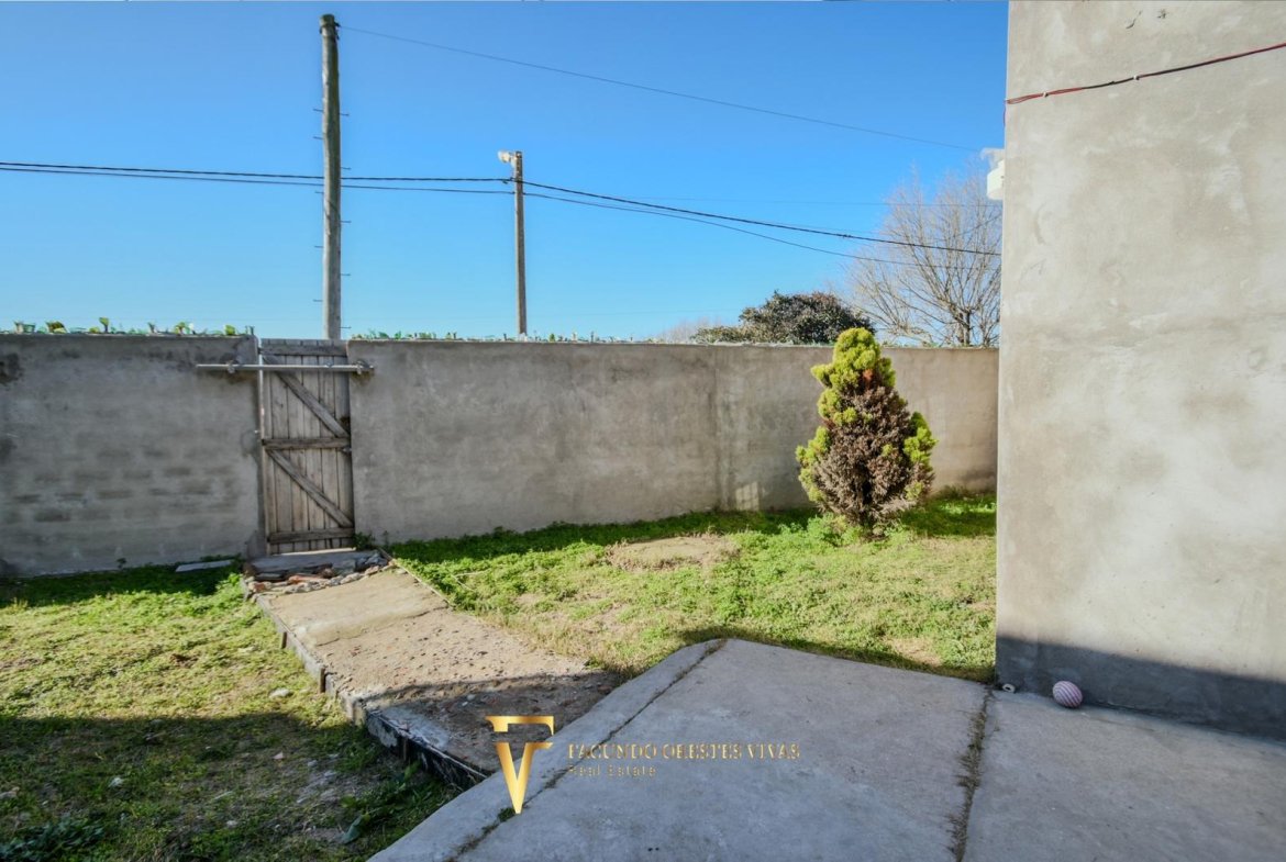 CASA TRES AMBIENTES – MAR DE AJÓ – COCHERA – AMPLIO TERRENO – SALIDA A DOLORES