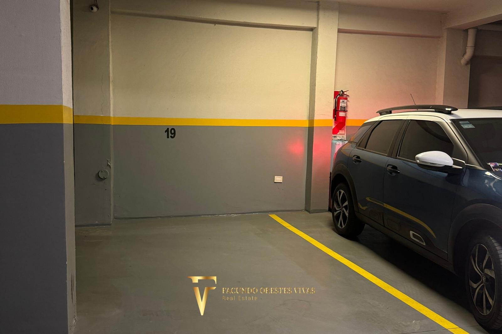 VENTA – COCHERA – ACCESO A PUERTA SALIDA A LA CALLE – PORTÓN ELÉCTRICO – LINIERS