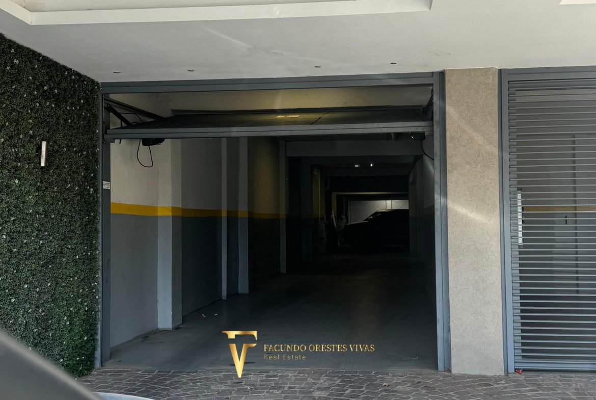 VENTA – COCHERA – ACCESO A PUERTA SALIDA A LA CALLE – PORTÓN ELÉCTRICO – LINIERS