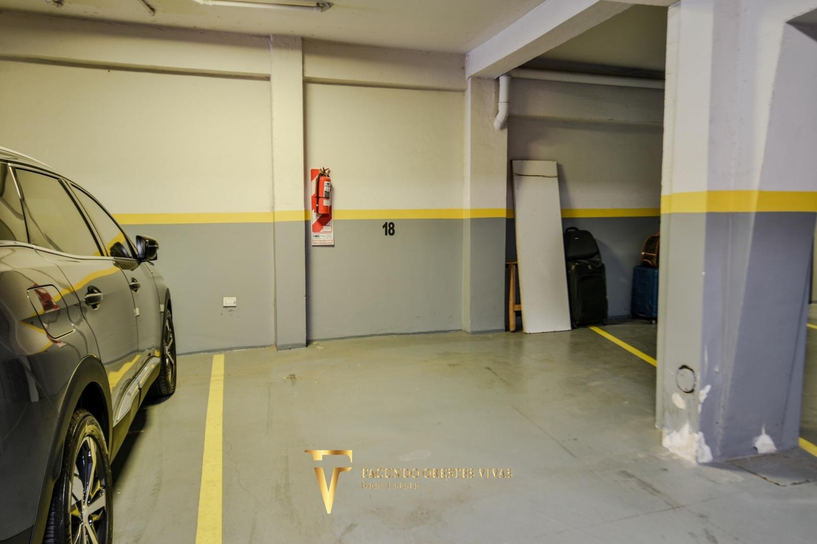 VENTA – COCHERA – ACCESO A PUERTA SALIDA A LA CALLE – PORTÓN ELÉCTRICO – LINIERS
