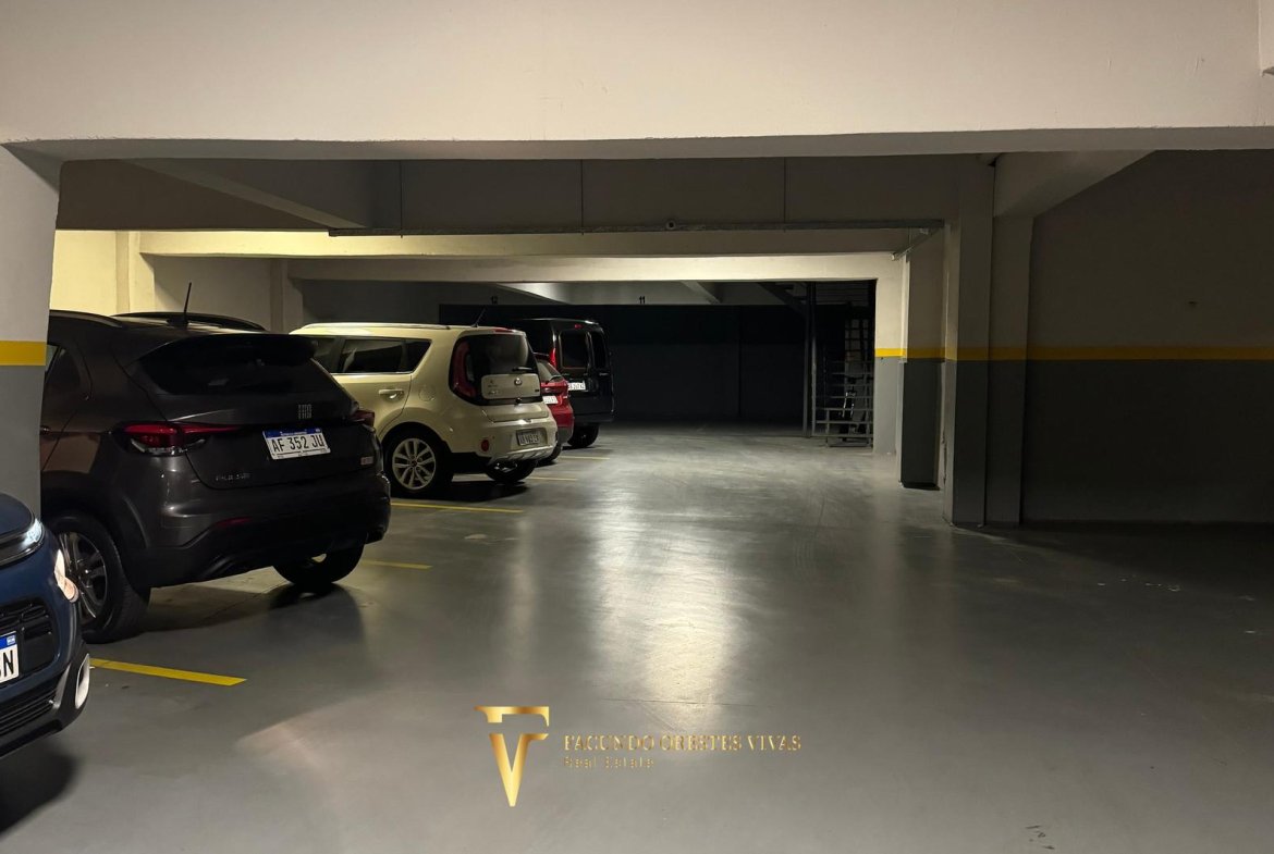 VENTA – COCHERA – ACCESO A PUERTA SALIDA A LA CALLE – PORTÓN ELÉCTRICO – LINIERS