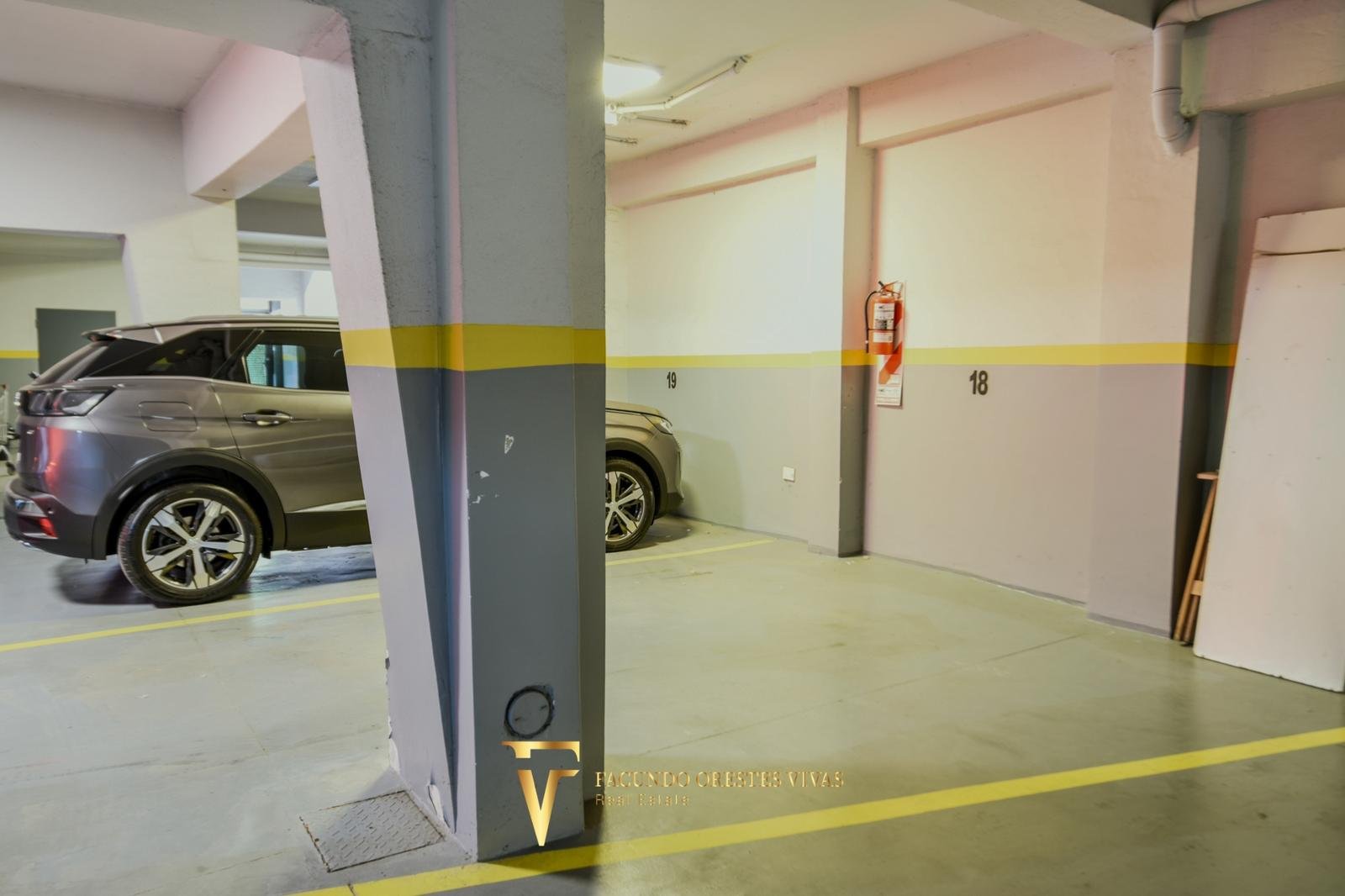 VENTA – COCHERA – ACCESO A PUERTA SALIDA A LA CALLE – PORTÓN ELÉCTRICO – LINIERS