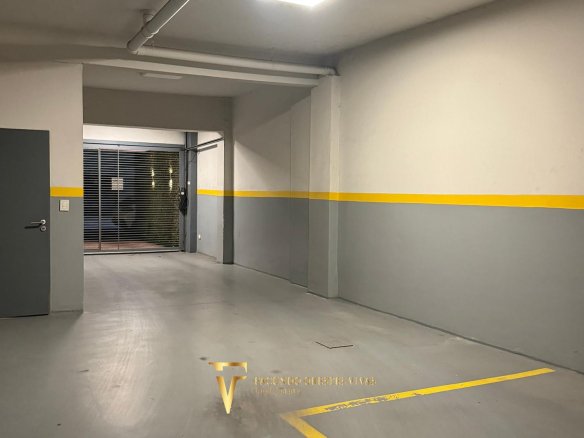 VENTA – COCHERA – ACCESO A PUERTA SALIDA A LA CALLE – PORTÓN ELÉCTRICO – LINIERS
