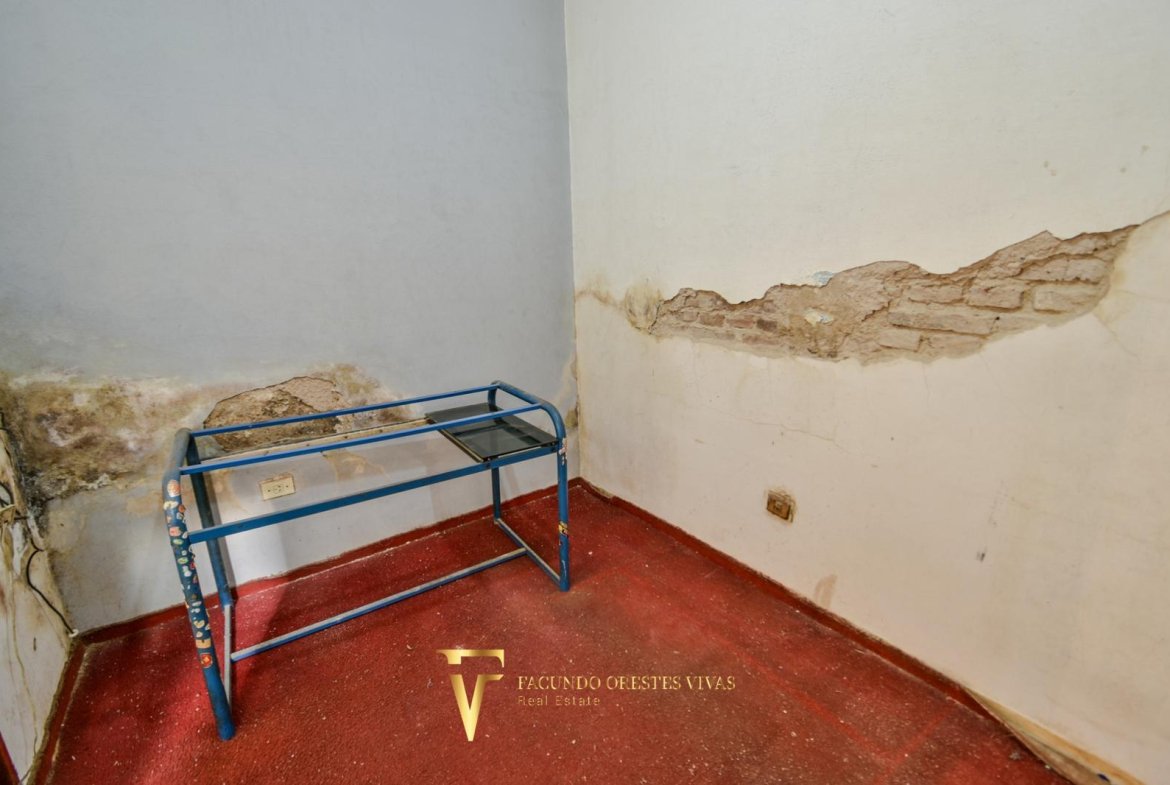 VENTA • CASA • PARQUE AVELLANEDA • CINCO AMBIENTES • PARQUE PILETA COCHERA