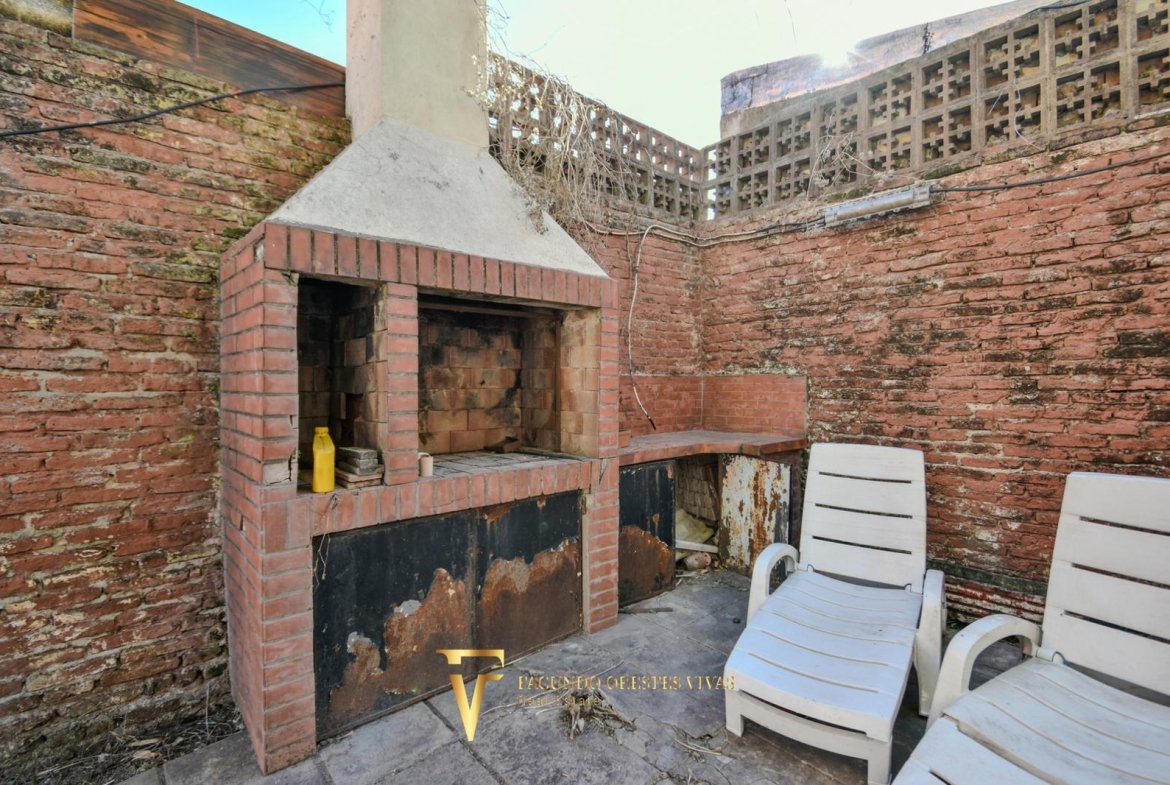 VENTA • CASA • PARQUE AVELLANEDA • CINCO AMBIENTES • PARQUE PILETA COCHERA