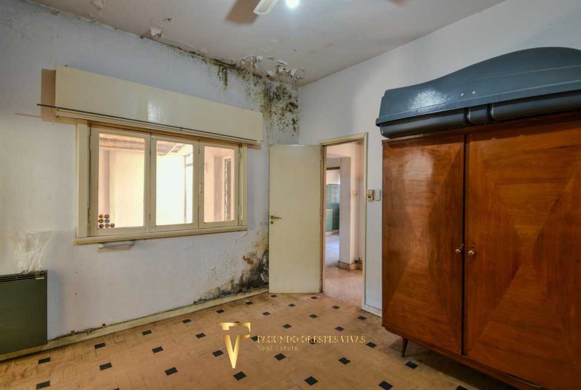 VENTA • CASA • PARQUE AVELLANEDA • CINCO AMBIENTES • PARQUE PILETA COCHERA