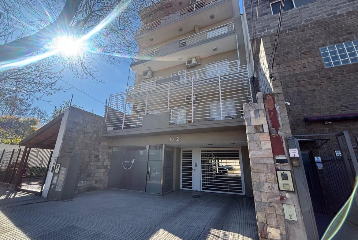 VENTA-COCHERA-PARQUE AVELLANEDA