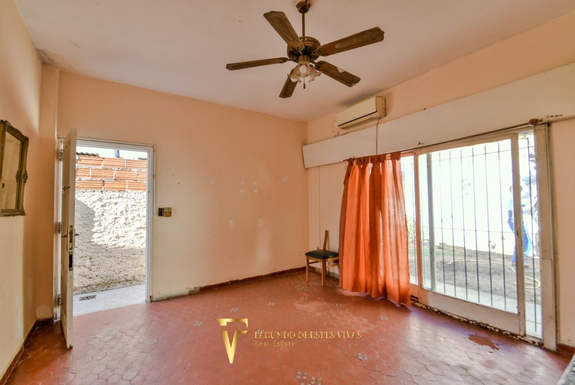 VENTA – CASA MULTIFAMILIAR – CUATRO AMBIENTES – FONDO – TERRAZA – COCHERA – VILLA LUGANO
