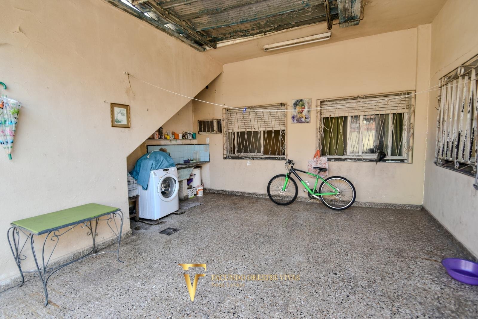 VENTA – CASA MULTIFAMILIAR – CUATRO AMBIENTES – FONDO – TERRAZA – COCHERA – VILLA LUGANO