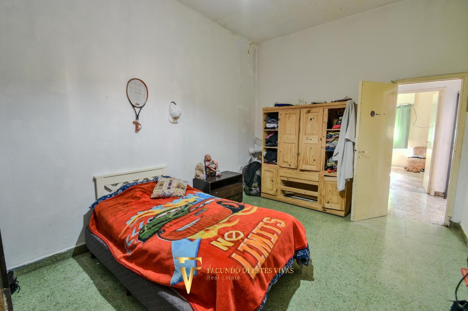VENTA – CASA MULTIFAMILIAR – CUATRO AMBIENTES – FONDO – TERRAZA – COCHERA – VILLA LUGANO