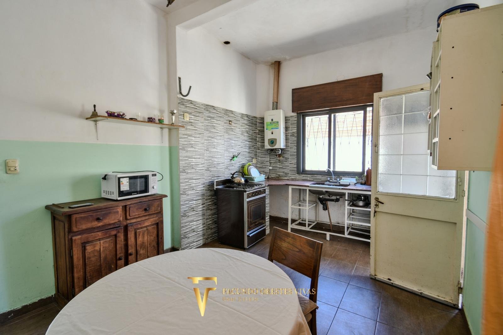 VENTA – CASA MULTIFAMILIAR – CUATRO AMBIENTES – FONDO – TERRAZA – COCHERA – VILLA LUGANO