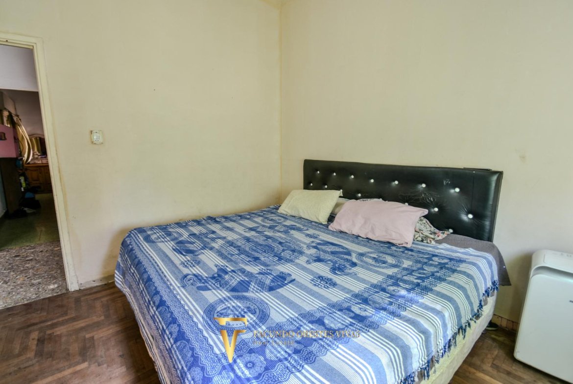 VENTA – CASA MULTIFAMILIAR – CUATRO AMBIENTES – FONDO – TERRAZA – COCHERA – VILLA LUGANO