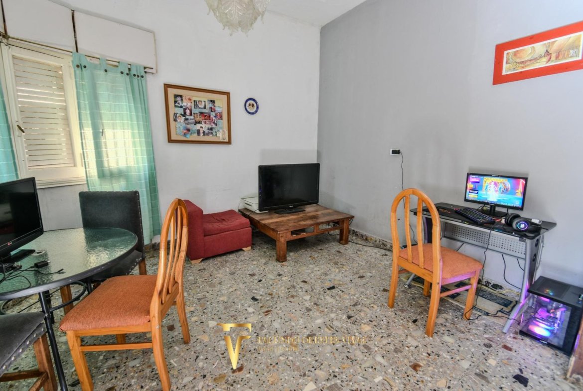 VENTA – CASA MULTIFAMILIAR – CUATRO AMBIENTES – FONDO – TERRAZA – COCHERA – VILLA LUGANO