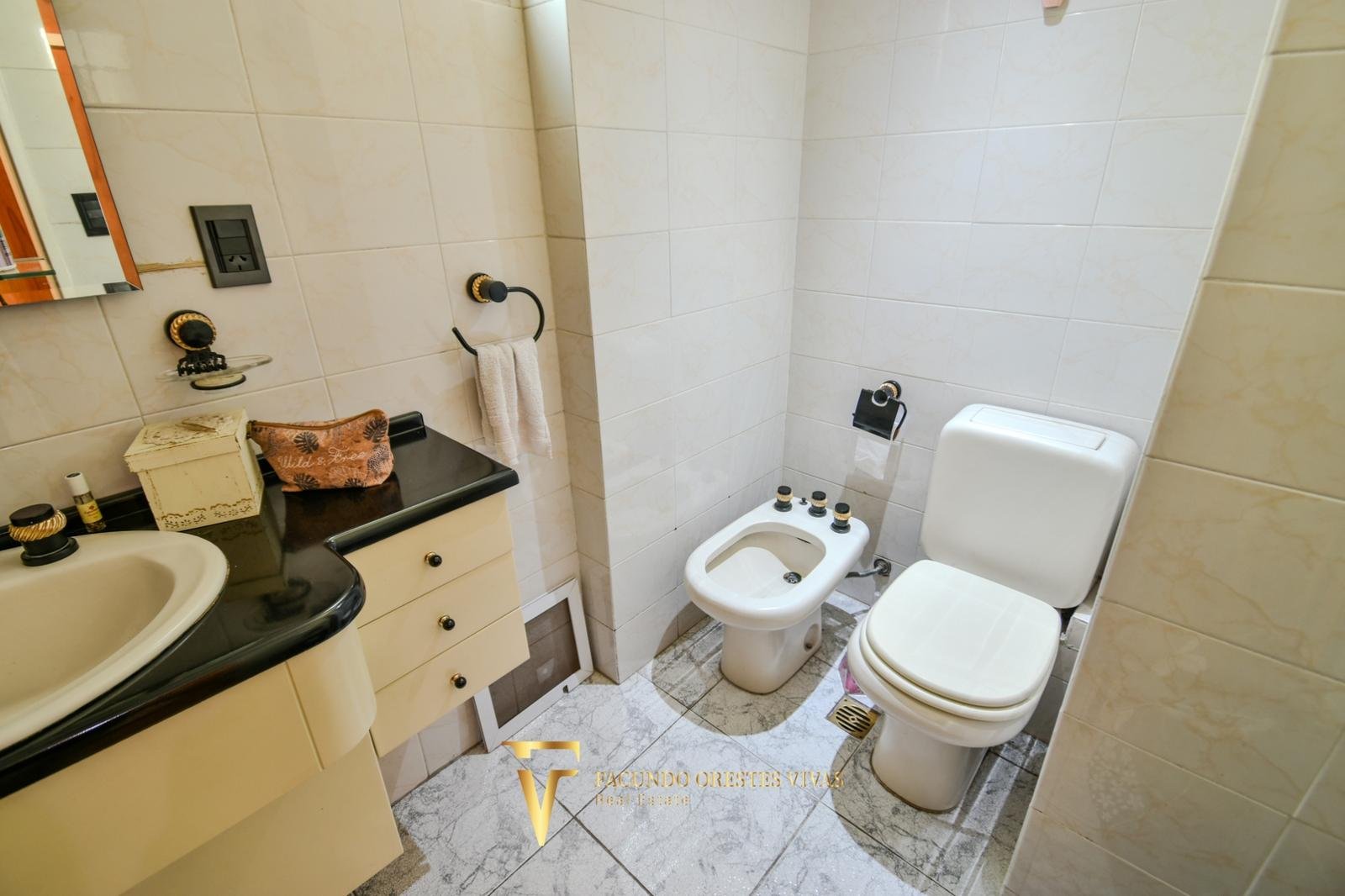 VENTA-DEPARTAMENTO-TRES AMBIENTES-BALCON-PARRILLA-PATIO-VILLA LURO