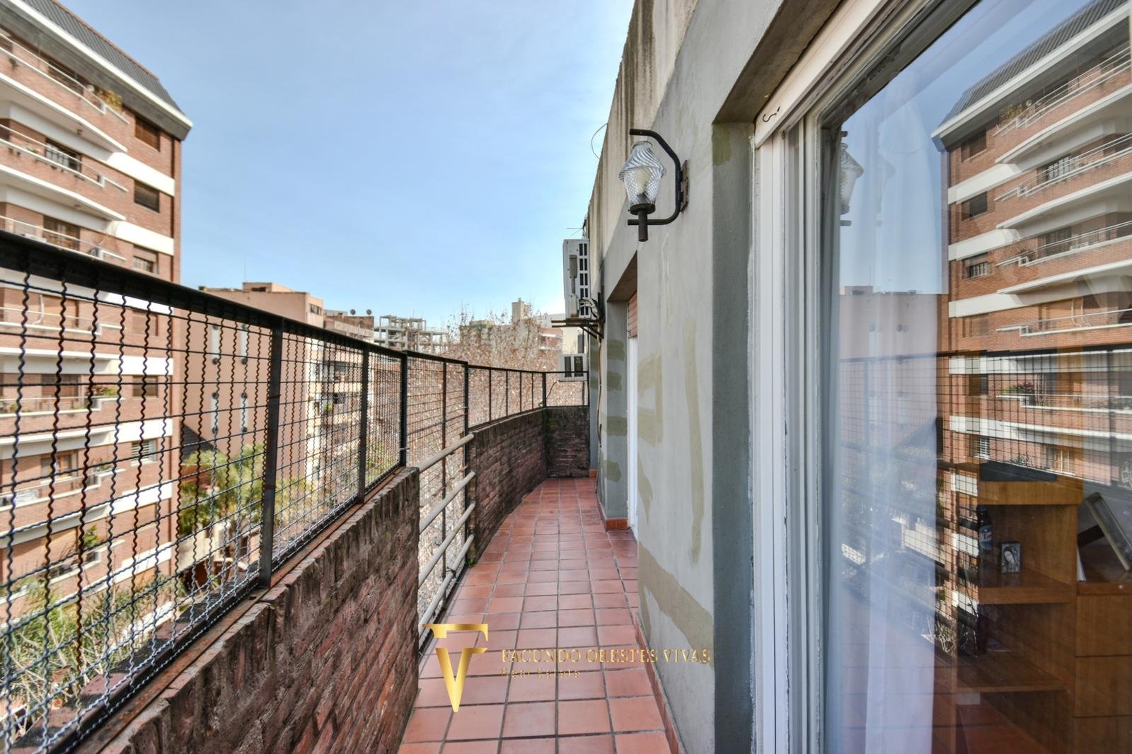 VENTA-DEPARTAMENTO-TRES AMBIENTES-BALCON-PARRILLA-PATIO-VILLA LURO