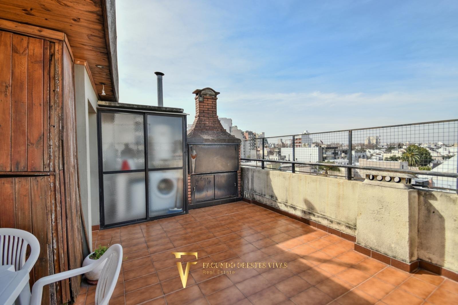 VENTA-DEPARTAMENTO-TRES AMBIENTES-BALCON-PARRILLA-PATIO-VILLA LURO