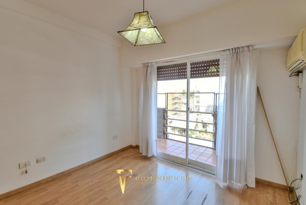 VENTA-DEPARTAMENTO-TRES AMBIENTES-BALCON-PARRILLA-PATIO-VILLA LURO