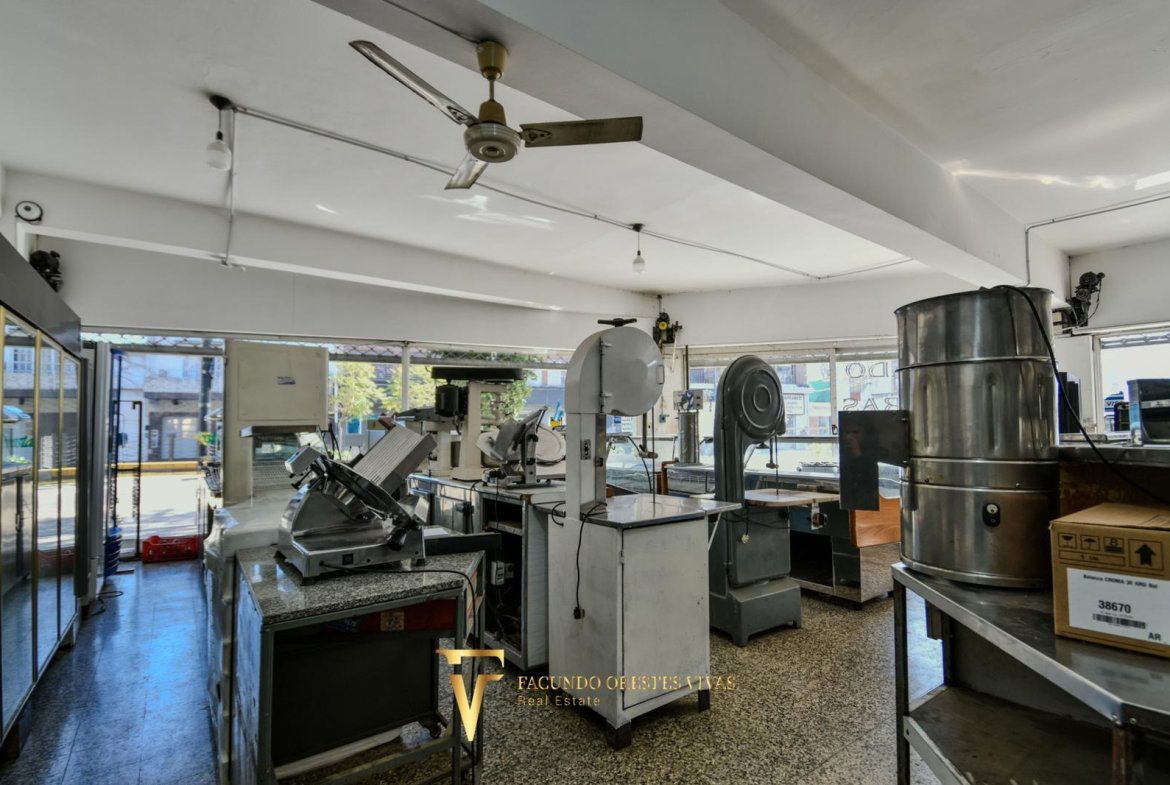 VENTA -TERRENO – LOCAL – PARQUE AVELLANEDA – JUAN BAUTISTA ALBERDI