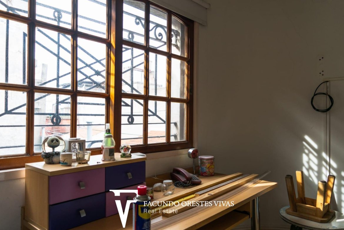 VENTA-CASA-SIETE AMBIENTES-PARRILLA-VESTIDOR-QUINCHO-PARQUE PATRICIOS