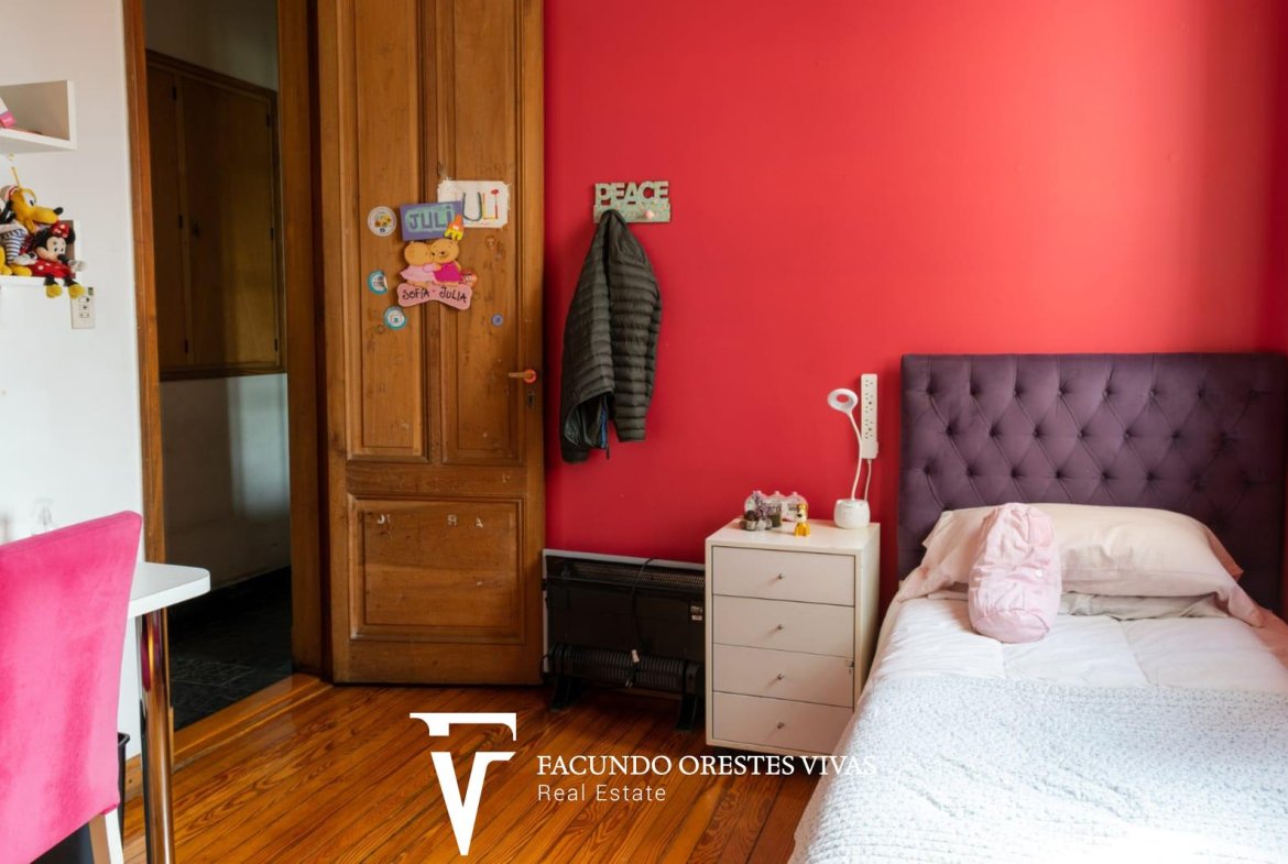 VENTA-CASA-SIETE AMBIENTES-PARRILLA-VESTIDOR-QUINCHO-PARQUE PATRICIOS