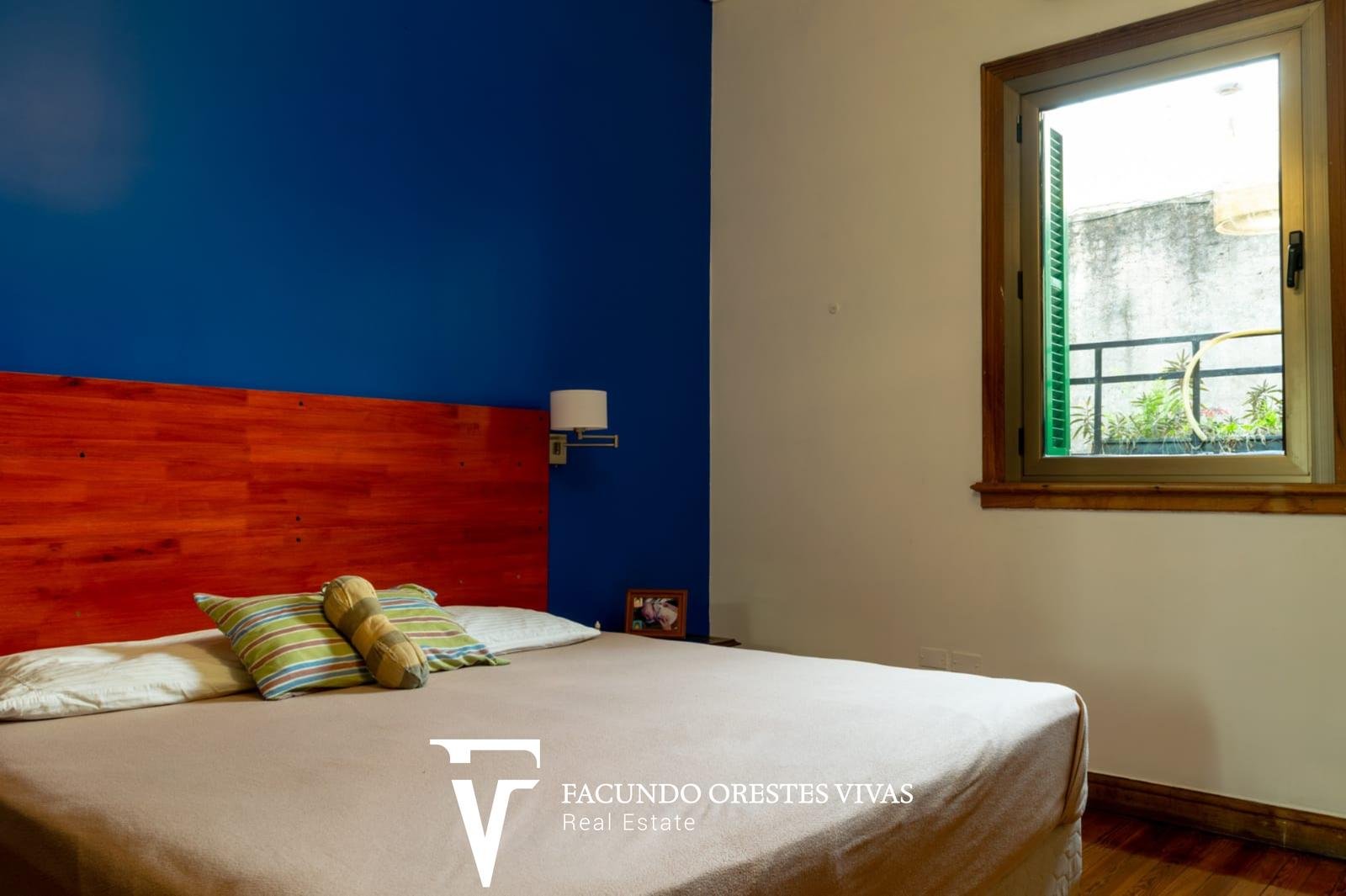 VENTA-CASA-SIETE AMBIENTES-PARRILLA-VESTIDOR-QUINCHO-PARQUE PATRICIOS
