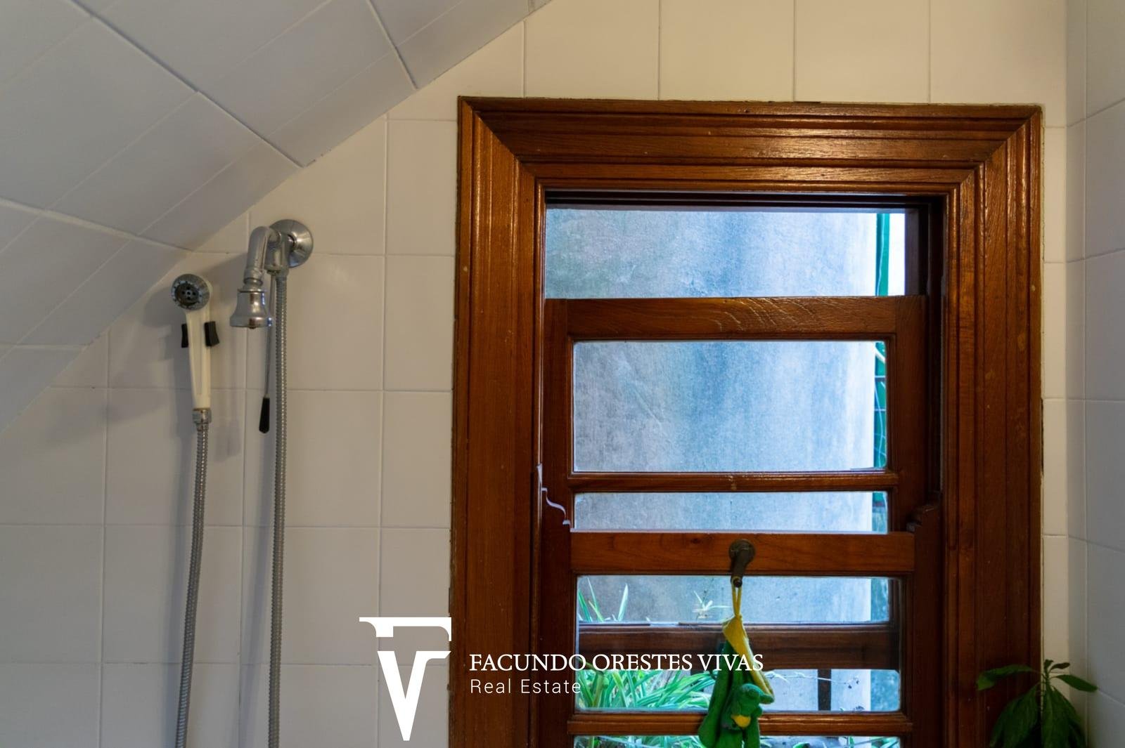 VENTA-CASA-SIETE AMBIENTES-PARRILLA-VESTIDOR-QUINCHO-PARQUE PATRICIOS