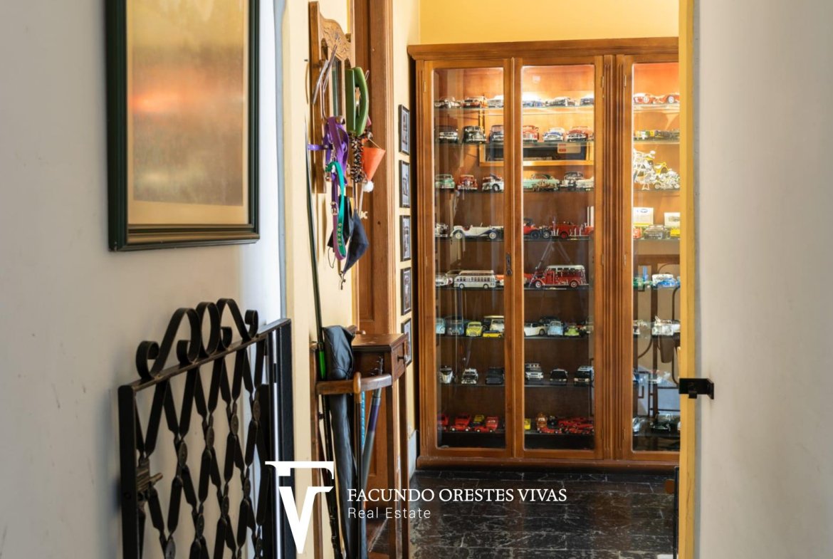 VENTA-CASA-SIETE AMBIENTES-PARRILLA-VESTIDOR-QUINCHO-PARQUE PATRICIOS