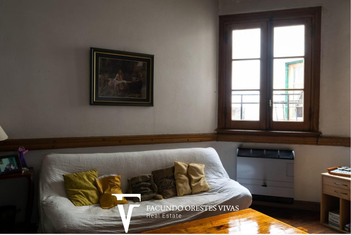 VENTA-CASA-SIETE AMBIENTES-PARRILLA-VESTIDOR-QUINCHO-PARQUE PATRICIOS
