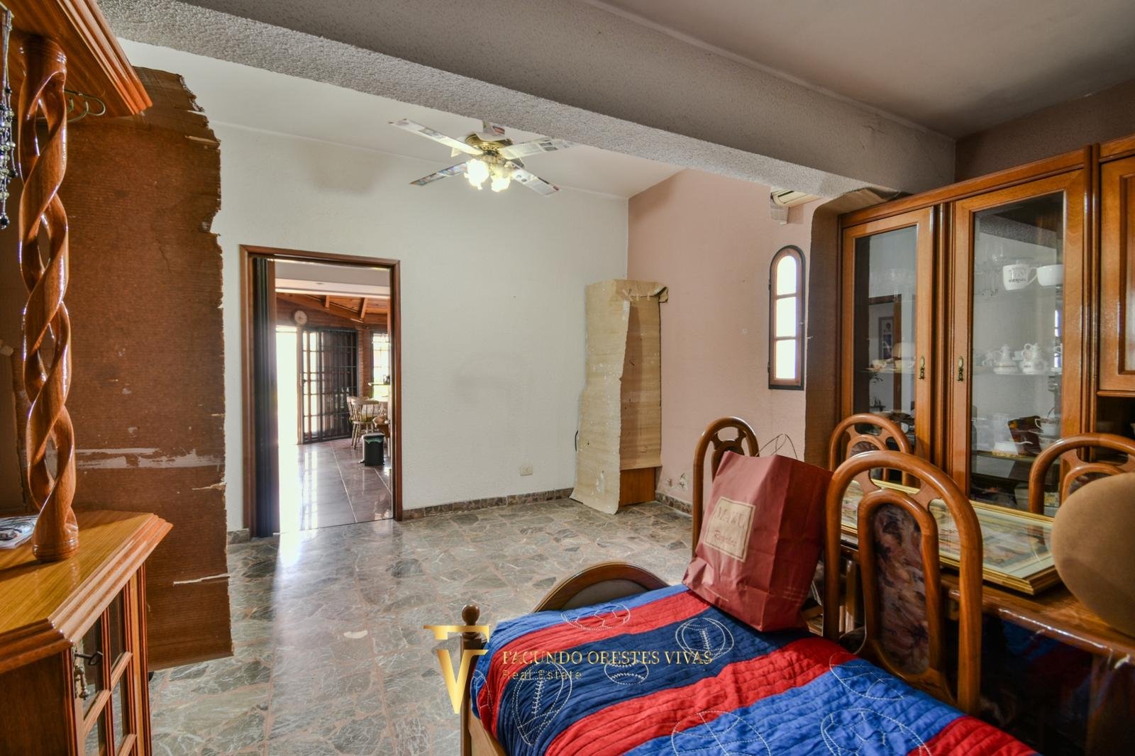 VENTA • CASA • LOMAS DEL MIRADOR • TRES AMBIENTES • PARQUE • APTO CRÉDITO