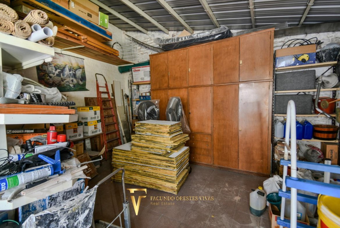 VENTA • CASA • LOMAS DEL MIRADOR • TRES AMBIENTES • PARQUE • APTO CRÉDITO