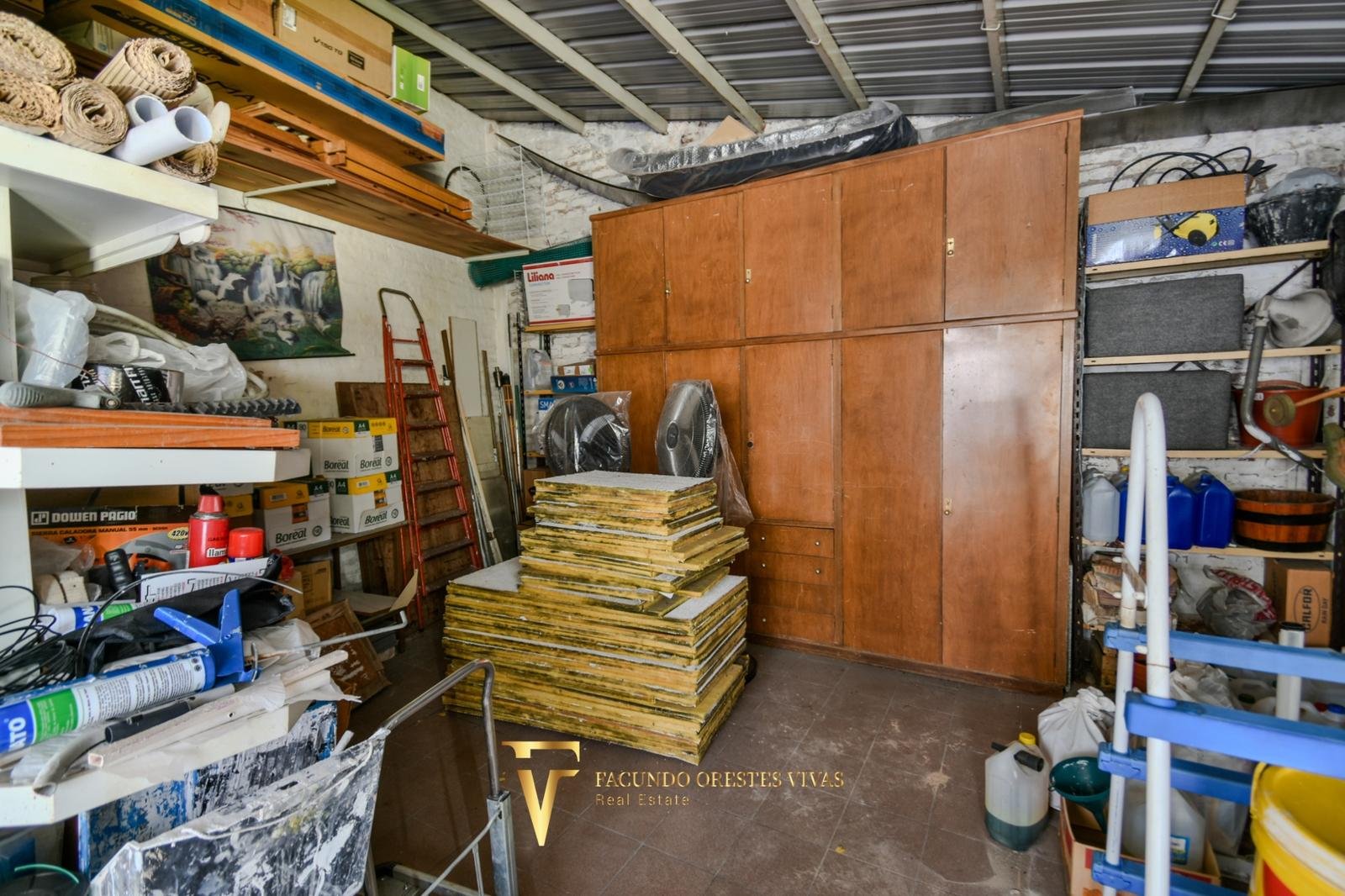 VENTA • CASA • LOMAS DEL MIRADOR • TRES AMBIENTES • PARQUE • APTO CRÉDITO