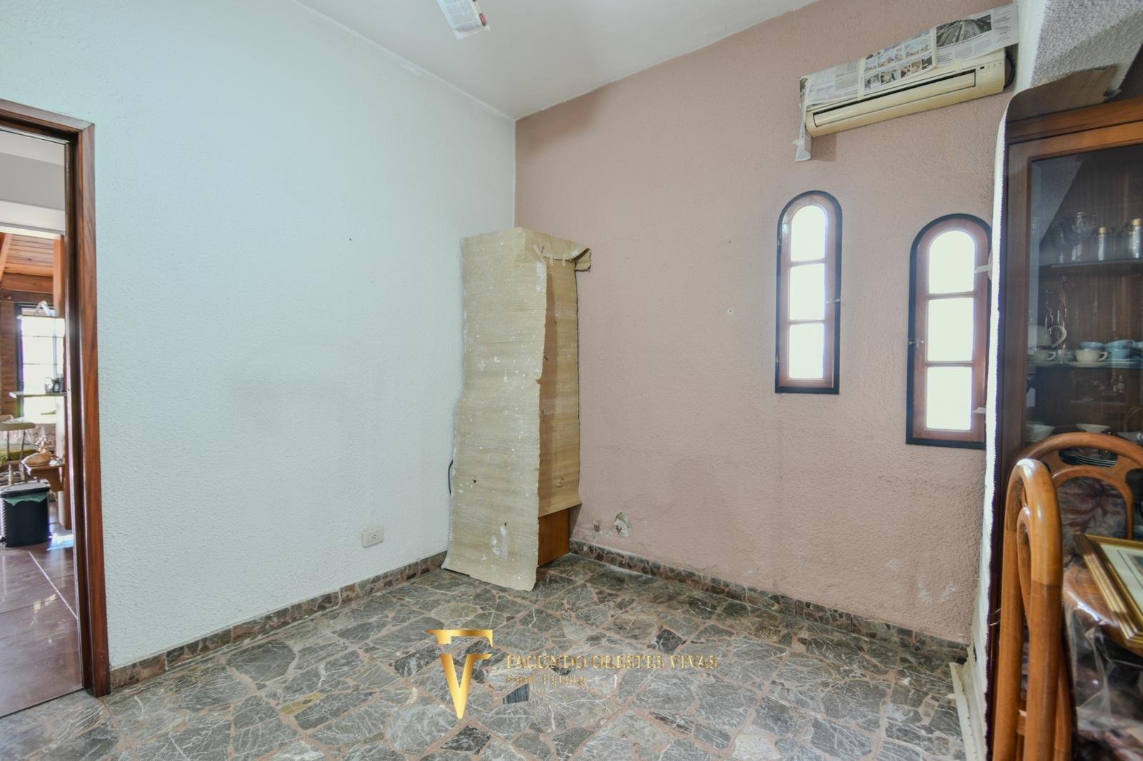 VENTA • CASA • LOMAS DEL MIRADOR • TRES AMBIENTES • PARQUE • APTO CRÉDITO