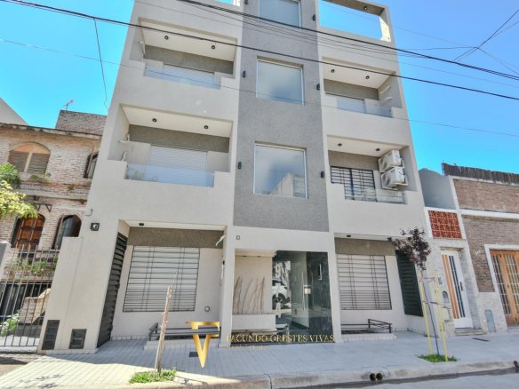 DEPARTAMENTO – VENTA – DOS AMBIENTES – PATIO- A EXTRENAR – DE CATEGORIA – LINIERS