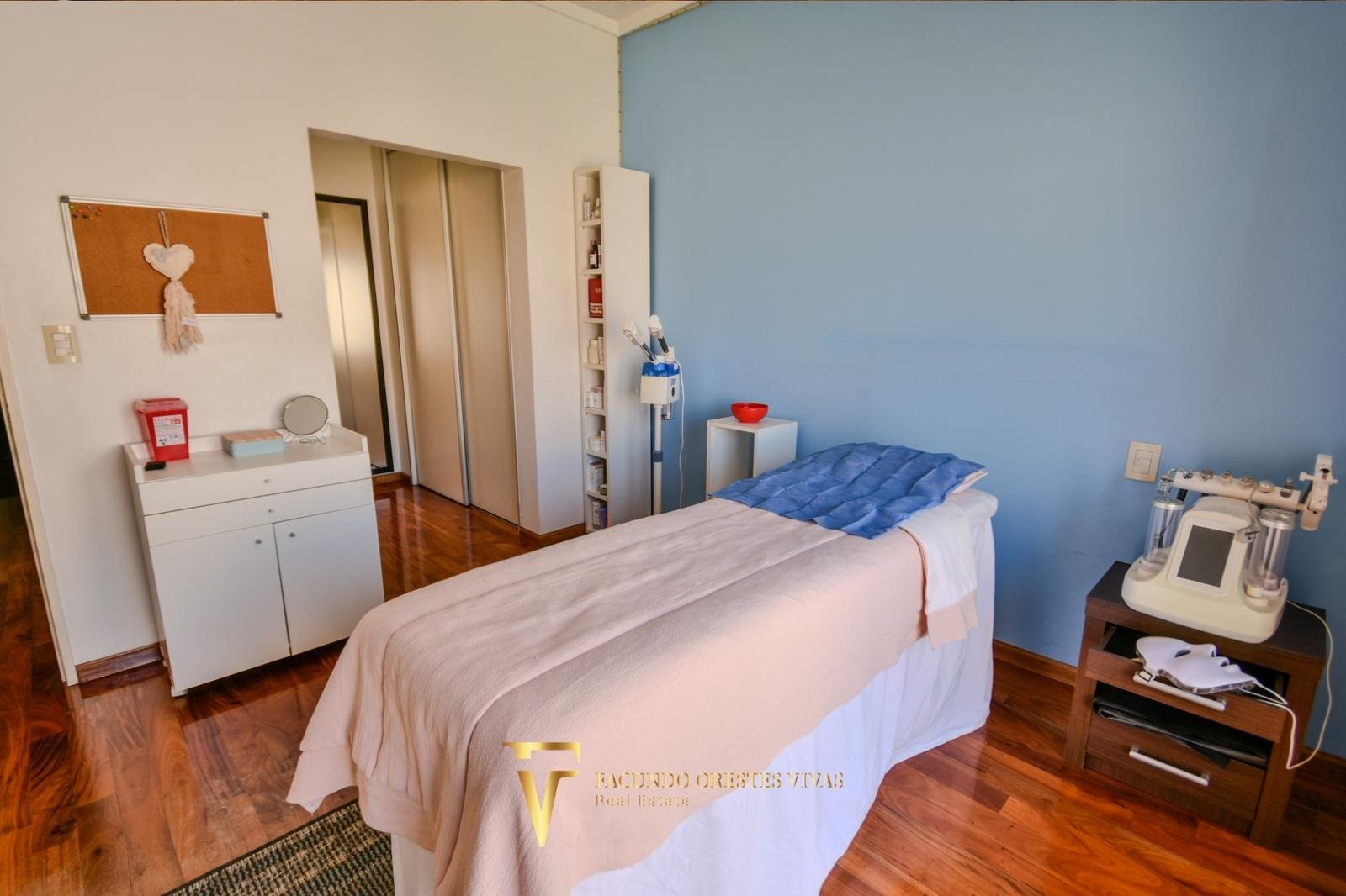 VENTA – CASA- SEISAMBIENTES – PISCINA – JACUZZI – RAMOSMEJIA