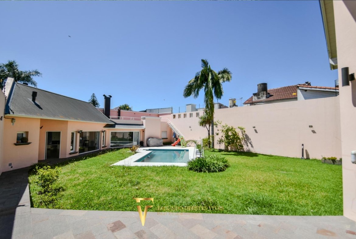 VENTA – CASA- SEISAMBIENTES – PISCINA – JACUZZI – RAMOSMEJIA