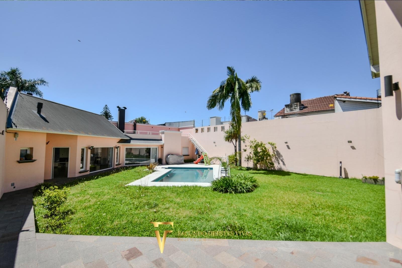 VENTA – CASA- SEISAMBIENTES – PISCINA – JACUZZI – RAMOSMEJIA
