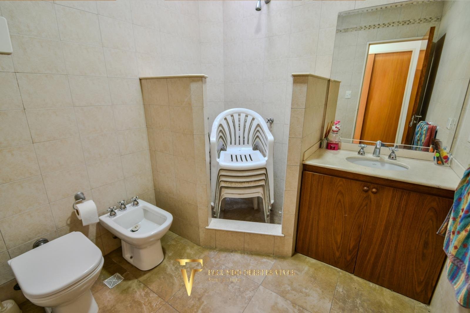 VENTA – CASA- SEISAMBIENTES – PISCINA – JACUZZI – RAMOSMEJIA