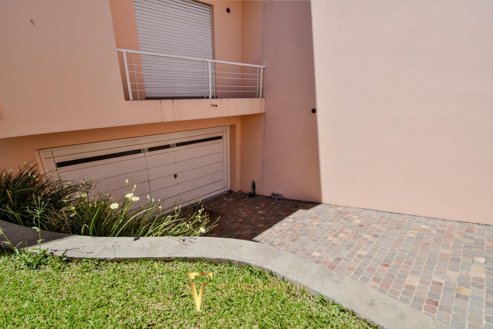 VENTA – CASA- SEISAMBIENTES – PISCINA – JACUZZI – RAMOSMEJIA