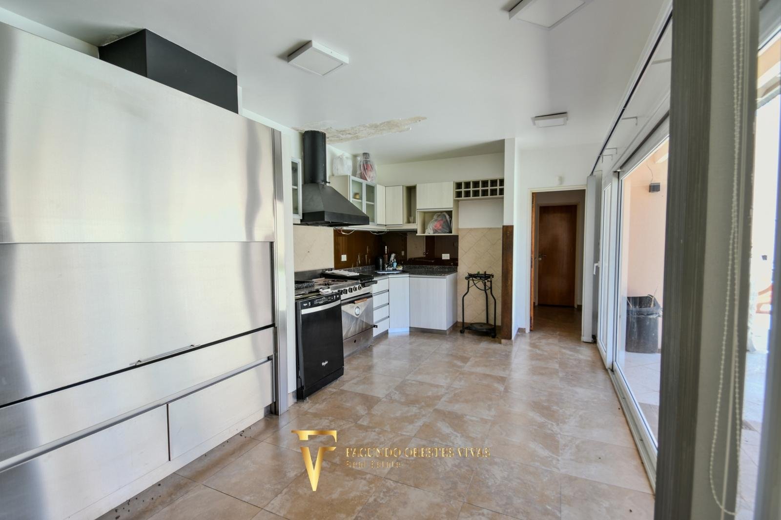VENTA – CASA- SEISAMBIENTES – PISCINA – JACUZZI – RAMOSMEJIA