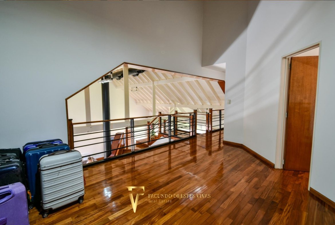 VENTA – CASA- SEISAMBIENTES – PISCINA – JACUZZI – RAMOSMEJIA