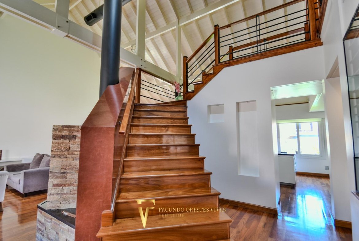 VENTA – CASA- SEISAMBIENTES – PISCINA – JACUZZI – RAMOSMEJIA