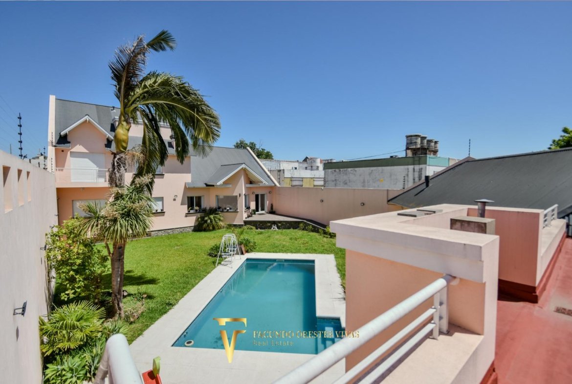 VENTA – CASA- SEISAMBIENTES – PISCINA – JACUZZI – RAMOSMEJIA
