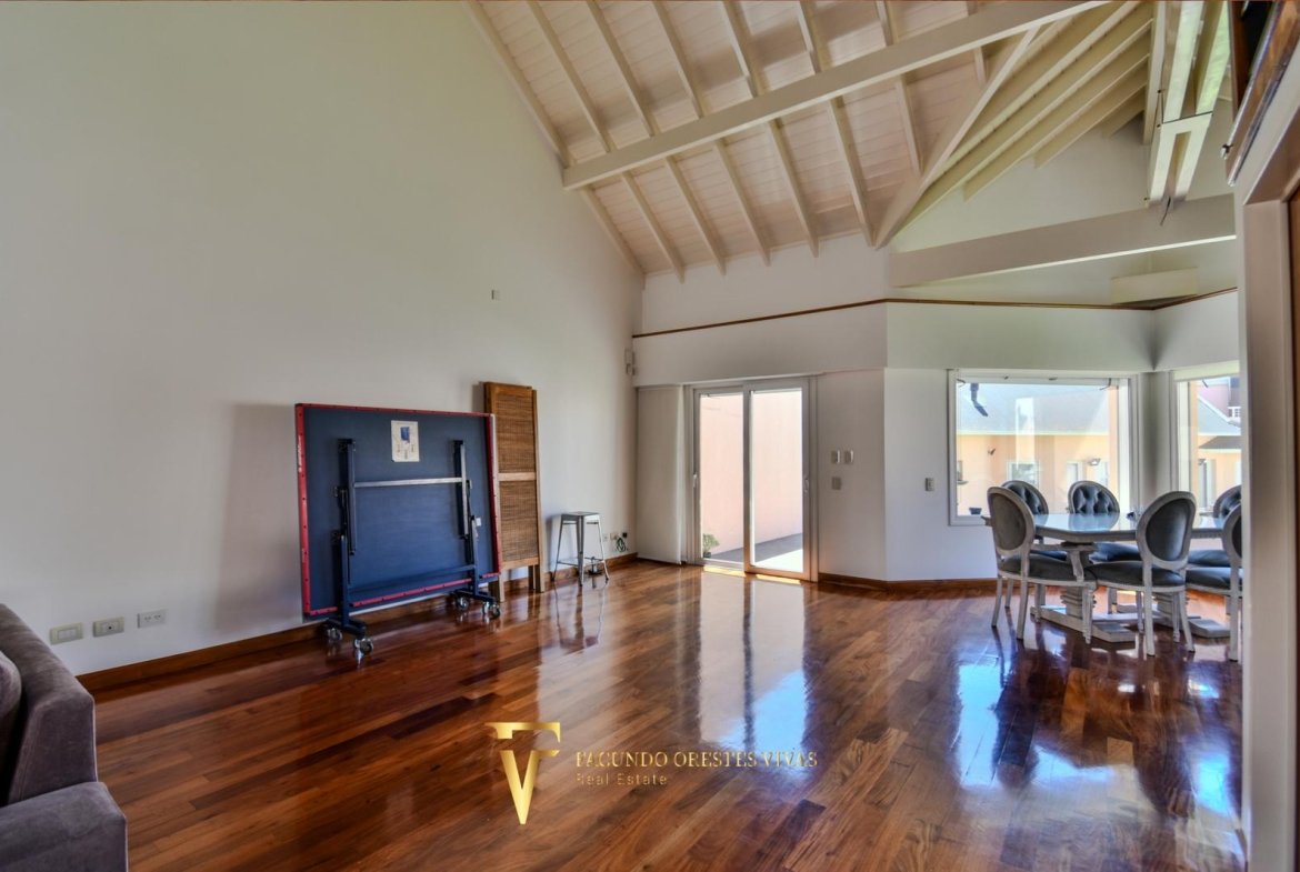 VENTA – CASA- SEISAMBIENTES – PISCINA – JACUZZI – RAMOSMEJIA