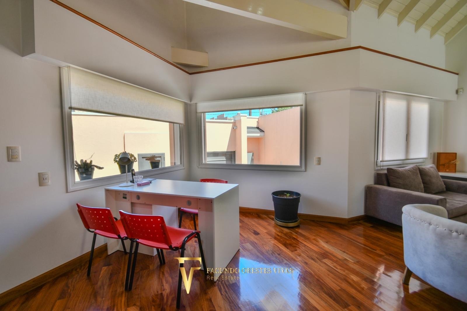 VENTA – CASA- SEISAMBIENTES – PISCINA – JACUZZI – RAMOSMEJIA