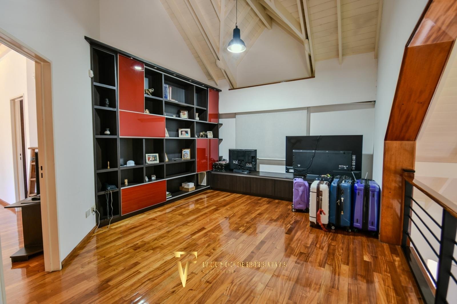 VENTA – CASA- SEISAMBIENTES – PISCINA – JACUZZI – RAMOSMEJIA